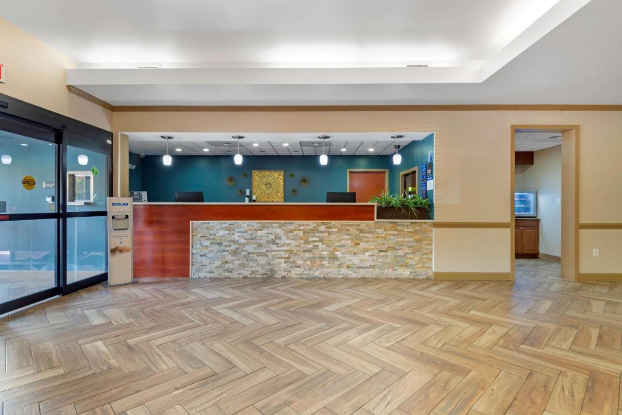 Best Western Plus Suites Гринвилл Экстерьер фото