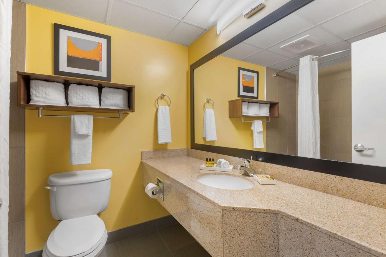 Best Western Plus Suites Гринвилл Экстерьер фото