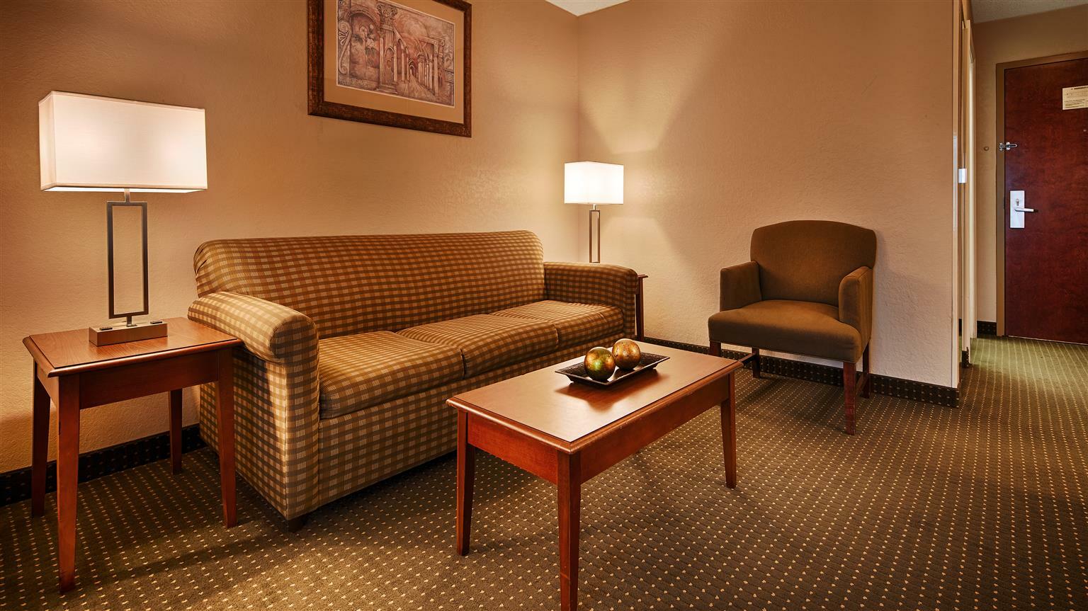Best Western Plus Suites Гринвилл Экстерьер фото